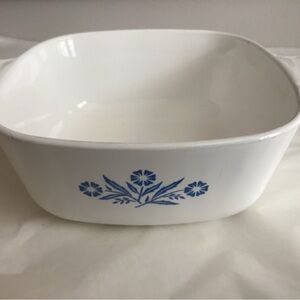 Corning Ware Cornflower Casserole 1 1/2 Qt. Highly Collectable, Durability